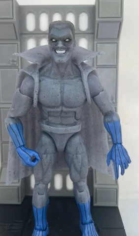 Hasbro Marvel Legends Kree Sentry BAF Wave Grey Gargoyle Complete Cover