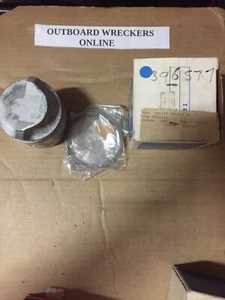 GENUINE JOHNSON EVINRUDE PISTON KIT 0384715 0389577 40HP .030 o.s - Picture 1 of 2