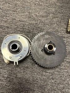 Inertia Dynamics 0116-0011 24VDC Electromagnetic Clutch + Martin Sprocket Gear - Imagen 1 de 5