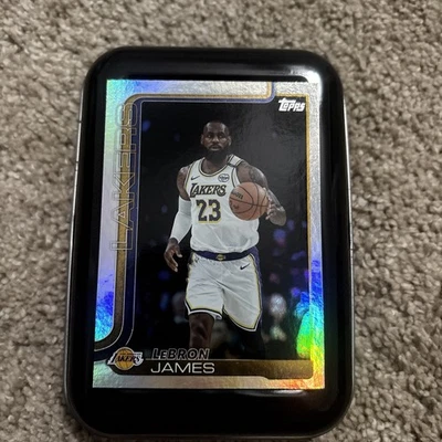 Lámina holográfica arco iris Topps LeBron James #150 2025 Foto 1 de 4