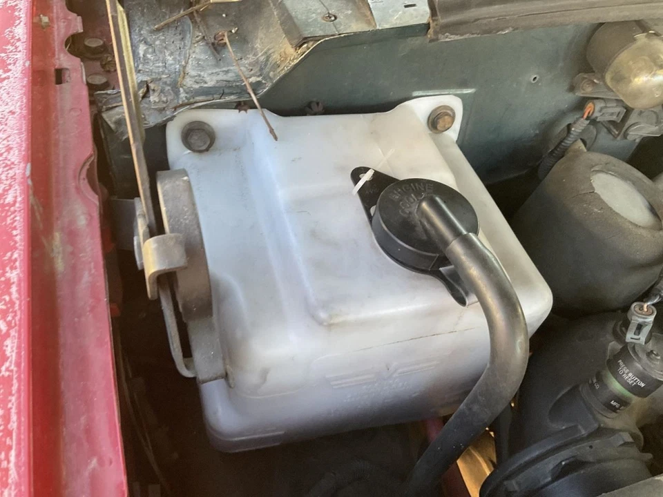 Coolant Reservoir Fits 92-02 CHEVROLET 3500 PICKUP 4960279 Foto 1 de 1