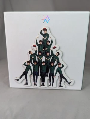 EXO Miracles in December CD 56 Page Color PhotoBook Chan Yeol Pop Up Christmas Foto 1 de 4
