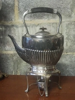 Argenterie ancienne Samovar en métal argenté circa 1920 - Photo 1/4