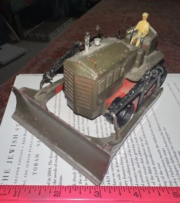 Dinky Supertoys #961: Bulldozer Blaw Knox; pintado verde militar, Reino Unido 1955-1965 Foto 1 de 4