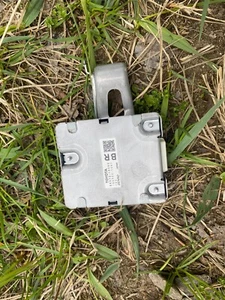 ORIGINAL TOYOTA C-HR CONTROL UNIT 86572-10060 - Picture 1 of 2