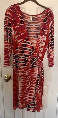 Vestido envolvente estampado multicolor mangas 3/4 Emma & Michele para mujer talla 2X Foto 1 de 4