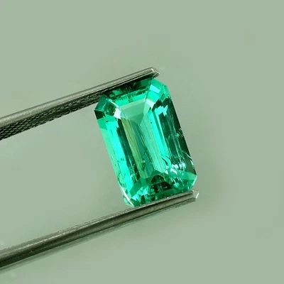 11x7 MM Lab Grown Colombian Hydrothermal Emerald Loose Gemstone emerald Cut - Image 1 of 4