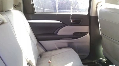 HIGHLANDR 2015 Door Trim Panel Rear 28137675 - Imagem 1 de 4