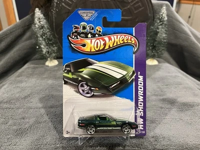 Corvette 206/250 2012 Hot Wheels HW Showroom años 80 verde Foto 1 de 4