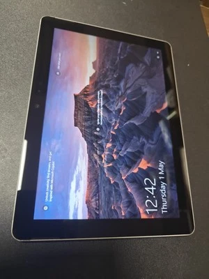 Microsoft Surface Go - 128GB / 8GB 4415Y (CRACKED SIDES) W18-C15 - Image 1 of 4