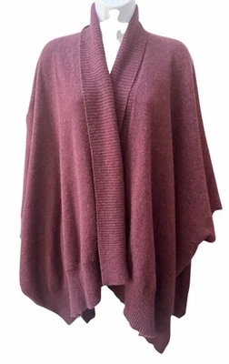 Capa de cachemir reciclado Garnet Hill para mujer Ruana talla única borgoña aberturas para brazos Foto 1 de 4