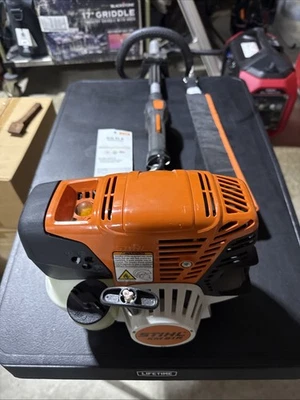 Cabezal eléctrico/acelerador del motor de recortadora de gas de cuerda STIHL Kombi KM91R (nuevo sin caja) Foto 1 de 4