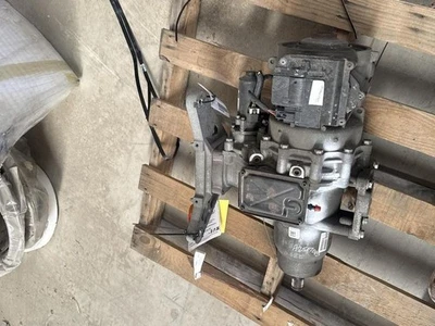 Jeep Cherokee 2014-2022 portador trasero sin equipamiento todoterreno estuche de transferencia de 2 velocidades. Foto 1 de 2