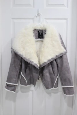 Chaqueta de Moto Guess Glam Talla M Gris Metálico con Cuello de Piel Sintética Abrigo Recortado Foto 1 de 4