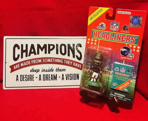 New 1998 Collection #30 Terrell Davis Denver Broncos Headliners Action Figure Cover