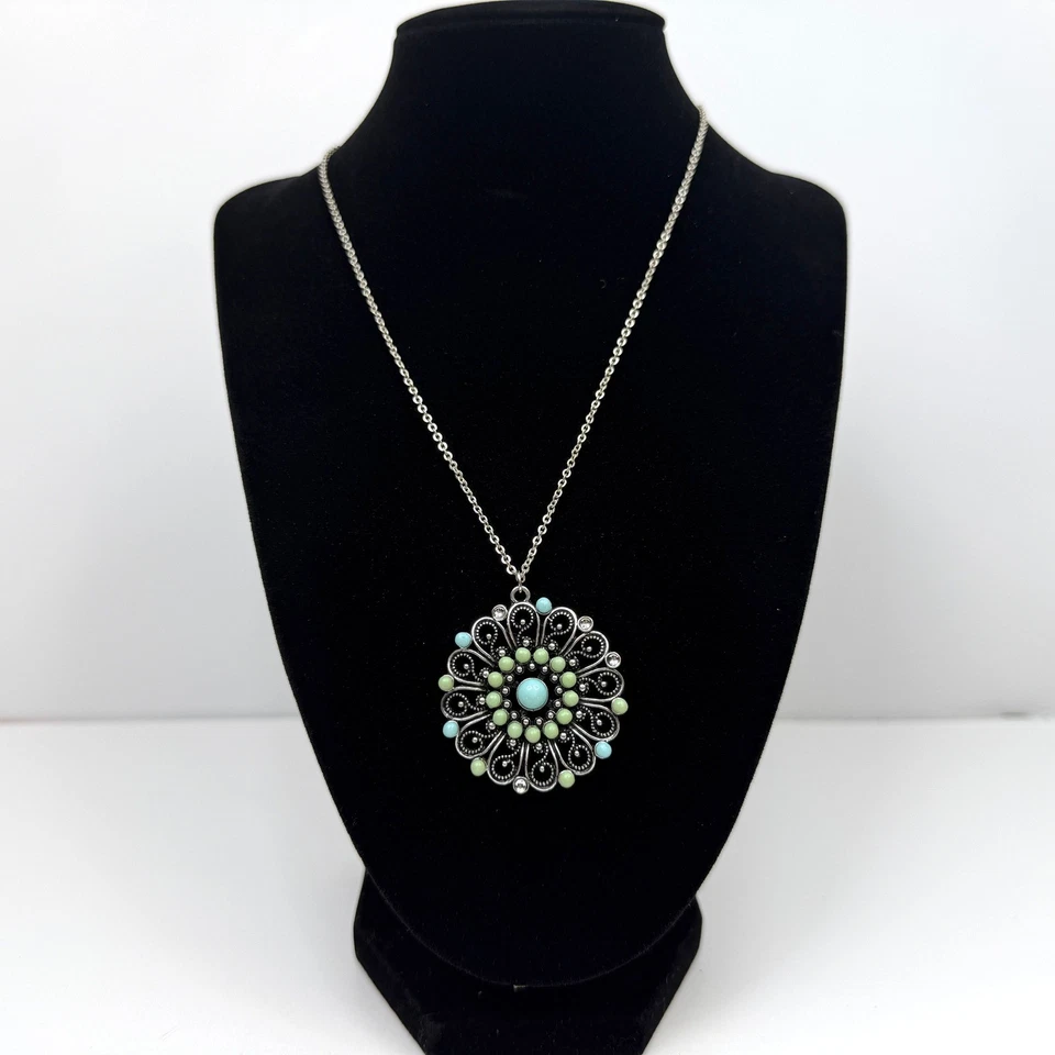 Colgante y collar de filigrana de cuentas redondas cuentas acrílicas verde turquesa joyería Foto 1 de 4