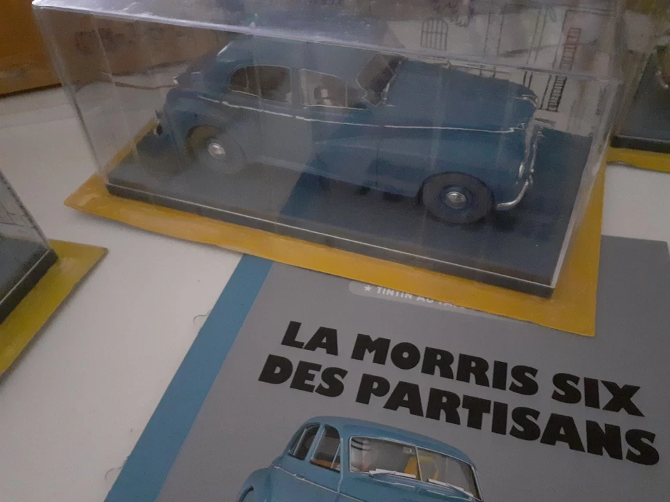  TINTIN 1/24 MORRIS SIX des partisans Au Pays de l'or noir NEUVE EN BOITE - Photo 1/1