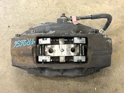 ⭐SOPORTE PINZA FRENO PASO DELANTERO DERECHO CHEVROLET CAMARO 2016-2024 LOTE ORIGINAL 2656 Foto 1 de 4