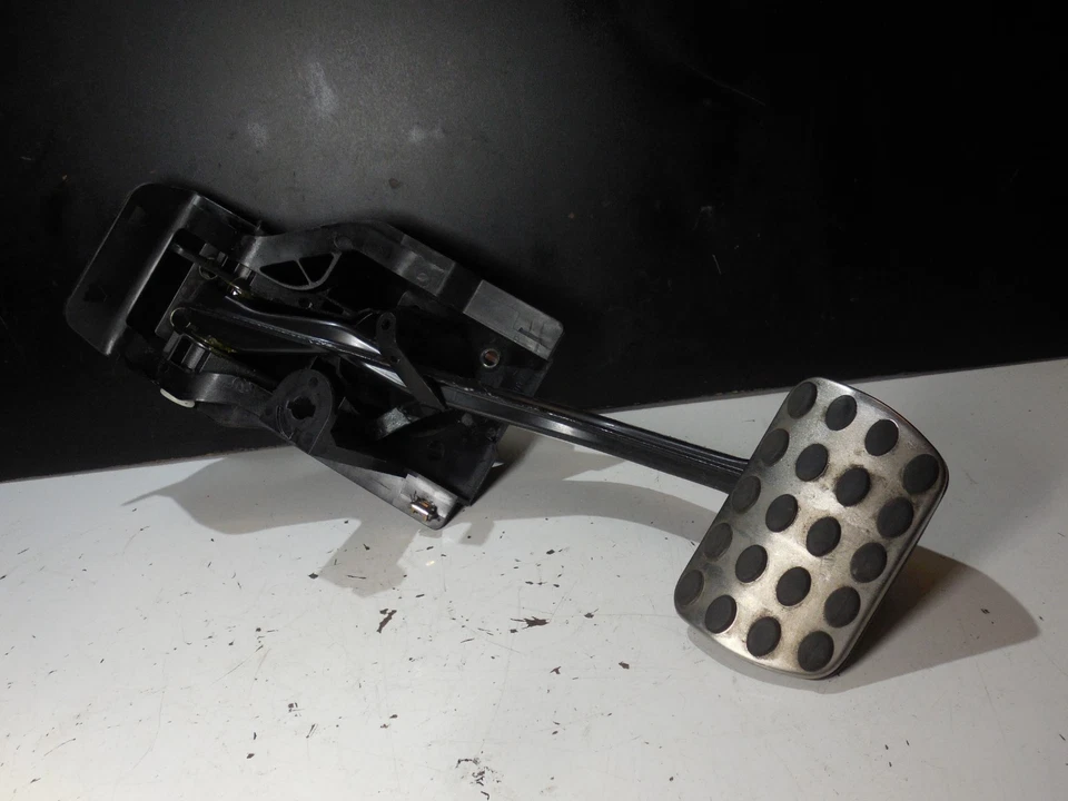 Brake Lever Pedal Assembly A 2202901119 00-06 Mercedes Benz W220 SL500 S500 S55 - Image 1 of 4