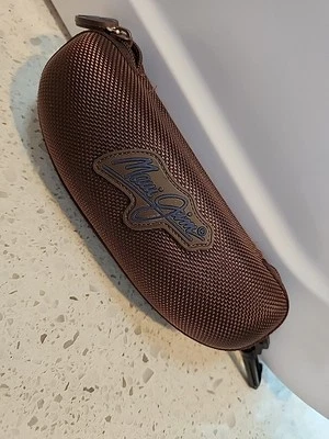 Maui Jim 眼镜太阳镜 翻盖式 保护壳,棕色,夹子 — 第 1/4 张图片