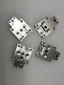 Lot of 4 Lam Research Gas Line Block 220-32205-000 Gas line fitting, used+96861 - Picture 1 of 11