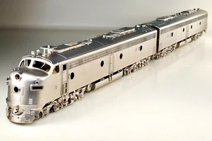 OMI HO Scale BRASS SANTA FE EMD E8A/B Diesels U/P PLATED OB MINT - Picture 1 of 8