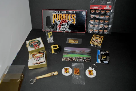 VINTAGE PITTSBURGH PIRATES LOT, MLB LOGO SHOT GLASS, CLEMENTE ALL-STAR LOT Cover