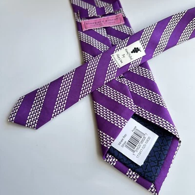 Nuevo con etiquetas Corbata Vineyard Vines 100 % Seda Púrpura Repp Rayas Ballena Hecha en EE. UU. 3,25 x 59,5 Foto 1 de 4