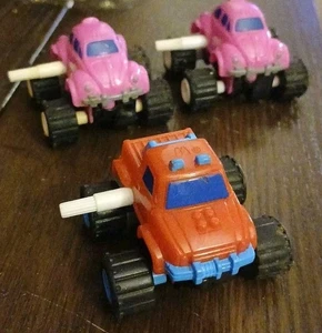 VTG 1990S MIGHTY MINIS WIND UP ACTION 4X4 TRUCK RED & VW BEETLES PINK LOT OF 3 - Picture 1 of 4