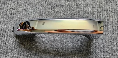 Хромированная дверная ручка Chevrolet Silverado GMC Sierra от оригинального производителя 2014-2018 годов выпуска GM - Изображение 1 из 4