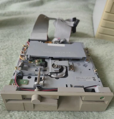 Floppy Mitsumi 5'25, unità disco+cavo, per PC 386,486, slot1, socket7,s.370 - Immagine 1 di 4