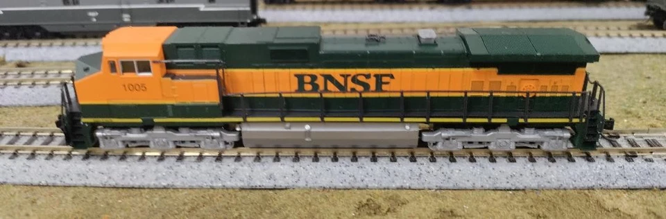 Kato 176-3802 C44-9W BNSF N Scale.  #1005. - Image 1 of 1