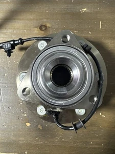 Front Left or Right Wheel Bearing and Hub for Infiniti QX56 QX80 Nissan Armada - Picture 1 of 3