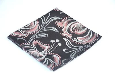 Cuadrado de Bolsillo Lord R Colton Masterworks - Gris Tiburón y Rosa Futurismo - $75 Nuevo Foto 1 de 3