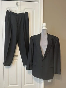 VTG Hugo Boss Gray Pinstripe 100% Wool Suit 44R Jacket & Pants 36”x 31” Made USA - Picture 1 of 18