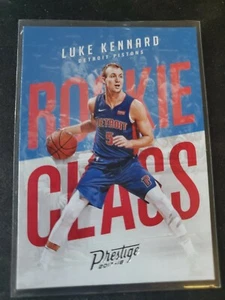 LUKE KENNARD 2017-18 Panini Prestige Rookie Class #12 Detroit Pistons  - Foto 1 di 2