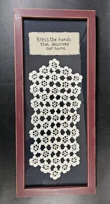 Juego de DOS tapetes de ganchillo enmarcados vintage Grannycore decoración del hogar de campo 21x9 Foto 1 de 4