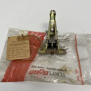 FIAT RITMO SERRATURA GANCIO SUPERIORE CHIUSURA COFANO ANTERIORE OEM 4435154 - Picture 1 of 6
