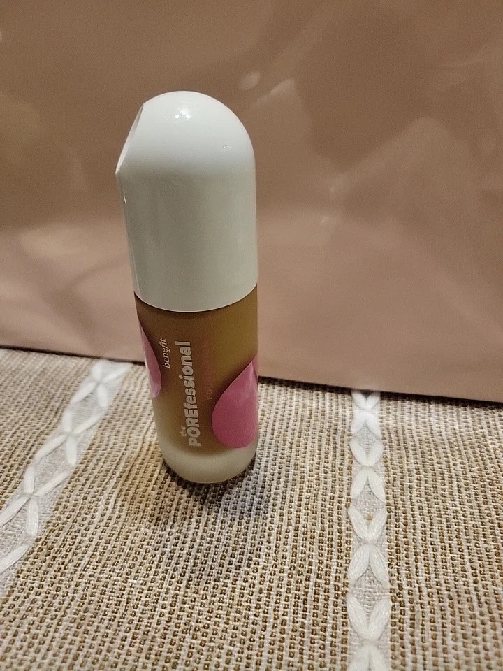 Benefit the POREfessional Pore Minimizing Makeup Foundation Shade 24W - Image 1 of 1