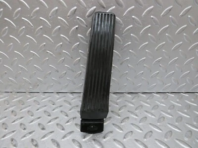 ⚙28581⚙ Mercedes-Benz W123 230E Accelerator Pedal With Rubber 1238010082 — 第 1/4 张图片