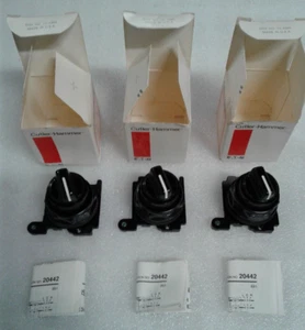 Cutler Hammer E34VTBK1 Selector Switch Series A1  -  Lot of 3 - Picture 1 of 6
