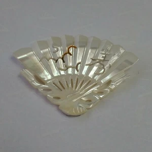 Carved Mother Of Pearl Open Fan Brooch Lapel Pin - Picture 1 of 11