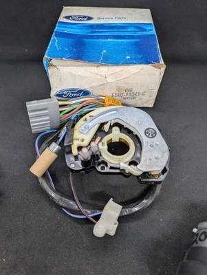 NUEVO EN STOCK FORD E150 E250 E350 FURGONETA ECONOMOLINE INTERRUPTOR INTERMITENTE NO INCLINABLE Foto 1 de 4