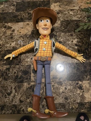 复古迪士尼皮克斯 Thinkway 玩具总动员伍迪拉绳娃娃 15 英寸 DOESNT 工作零件 — 第 1/4 张图片