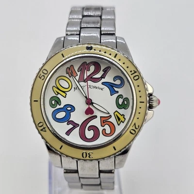 Reloj Mujer Betsey Johnson 40MM Esfera Blanca Gris Pulsera 6.5" Batería Nueva Foto 1 de 4