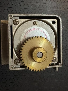 Vixen MT‑1 WT Motor for GP2 & GPD2 Mounts with Gear Lightweight 350 g Used - Picture 1 of 4