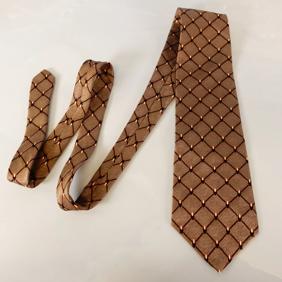Vestido Traje Corbata Para Hombres Marrón Geo Diamante Cuadros Seda Corbata Diseñador NEO BILL BLASS Foto 1 de 4