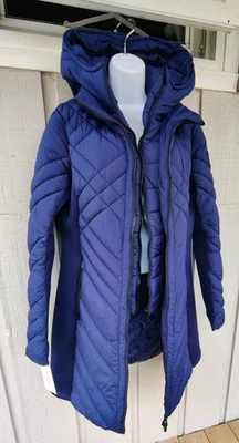 Bernardo Chevron Quilted Puffer Coat Medium, Blue, NWT  - Image 1 of 4
