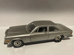 Bburago Rolls Royce Camargue Red 1:22 Scale Die Cast Made In Italy - Picture 1 of 10