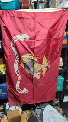 Втулки с красным флагом Корпуса морской пехоты США 60 X 36 Valley Forge перма-нил  - Изображение 1 из 4